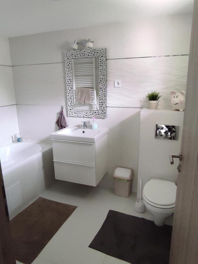 Garden Home Torokbalint Luaran gambar