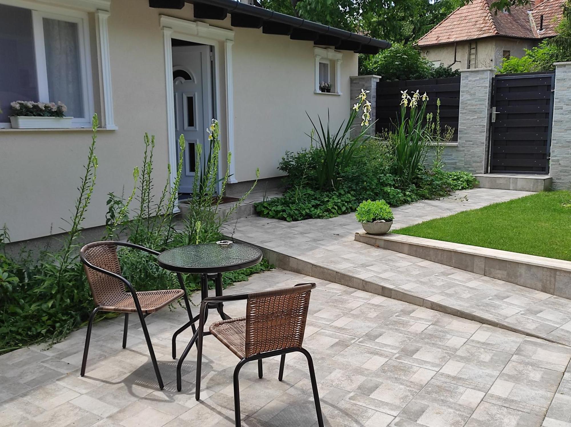 Garden Home Torokbalint Luaran gambar